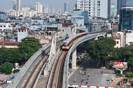 Tàu Nhổn-Ga Hà Nội đã chính thức vận hành thương mại từ sáng 8/8. (Ảnh: Hoài Nam/Vietnam+)