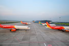 Máy bay của các hãng hàng không Việt Nam tại Sân bay Quốc tế Nội Bài. (Ảnh: PV/Vietnam+)