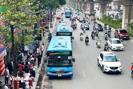 Tổng sản lượng vận hành trong 9 ngày Tết dự kiến đạt 49.859 lượt xe buýt. (Ảnh: Hoài Nam/Vietnam+)