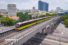 Đường sắt đô thị đoạn trên cao Nhổn-Cầu Giấy được đưa vào khai thác và vận hành. (Ảnh: Hoài Nam/Vietnam+)