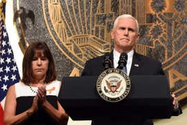 Phó Tổng thống Mỹ Mike Pence phát biểu tại lễ tưởng niệm. (Nguồn: AFP/TTXVN)