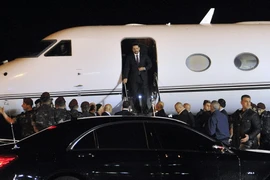 Thủ tướng Liban Saad al-Hariri tới sân sân bay quốc tế Beirut ngày 21/11. (Nguồn: AFP/TTXVN)
