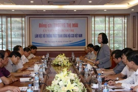 Bà Trương Thị Mai, Ủy viên Bộ Chính trị, Bí thư Trung ương Đảng, Trưởng Ban Dân vận Trung ương làm việc với Thường trực Trung ương Hội Cựu Chiến Binh Việt Nam. (Ảnh: Phương Hoa/TTXVN)