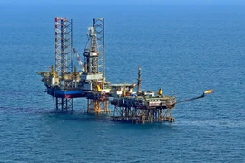 Giàn khoan của Liên doanh Vietsovpetro tại mỏ Bạch Hổ. (Ảnh: Huy Hùng/TTXVN)