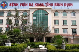 Cách chức Phó Trưởng khoa bệnh viện nhắn tin "gạ tình" nhân viên