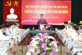 Chủ tịch Quốc hội Nguyễn Thị Kim Ngân đến thăm và làm việc với Kiểm toán Nhà nước. (Ảnh: Trọng Đức/TTXVN)