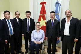 Phó Tổng thống Argentina, kiêm Chủ tịch Thượng viện Gabriela Michetti tiếp Đoàn đại biểu Đảng Cộng sản Việt Nam. (Ảnh: Diệu Hương/TTXVN)