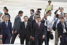 Tổng thống Mexico Enrique Peña Nieto ở sân bay Đà Nẵng, sáng 9/11. (Nguồn: TTXVN)