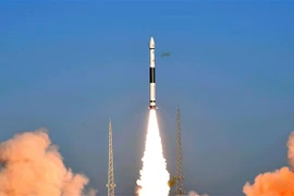 Một tên lửa đẩy được phóng từ Trung tâm phóng vệ tinh Tửu Tuyền ở tỉnh Cam Túc, Tây Bắc Trung Quốc. (Ảnh: THX/TTXVN)