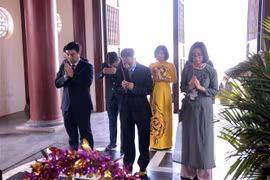 Míttinh kỷ niệm 130 năm ngày sinh Chủ tịch Hồ Chí Minh tại Lào