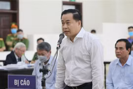 Bị cáo Phan Văn Anh Vũ khai báo trước tòa. (Ảnh: Doãn Tấn/TTXVN)