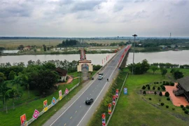 Cụm Di tích lịch sử Quốc gia đặc biệt Ðôi bờ Hiền Lương-Bến Hải (nhìn từ hướng Bắc-Nam). (Ảnh: Hồ Cầu/TTXVN)