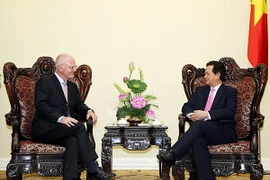 Thủ tướng Nguyễn Tấn Dũng tiếp Đại sứ, Trưởng Phái đoàn Liên minh châu Âu (EU) Franz Jessen. (Ảnh: Đức Tám/TTXVN)