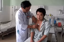 Bệnh nhân được mổ ghép tim đầu tiên ở Bệnh viện Trung ương Huế. (Ảnh: Quốc Việt/TTXVN)
