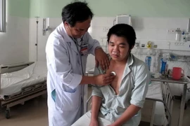 Bệnh nhân được mổ ghép tim đầu tiên ở Bệnh viện Trung ương Huế. (Ảnh: Quốc Việt/TTXVN)