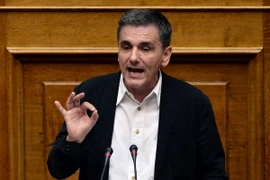 Bộ trưởng Tài chính Hy Lạp Euclid Tsakalotos phát biểu trước Quốc hội. (Nguồn: AFP/TTXVN)