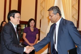Chủ tịch nước Trương Tấn Sang tiếp ông Sanjay Klra, Trưởng đại diện IMF tại Việt Nam. (Ảnh: Nguyễn Khang/TTXVN)