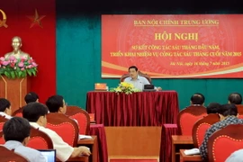 Phó Trưởng Ban Thường trực Ban Nội chính Trung ương Phan Đình Trạc chủ trì hội nghị. (Ảnh: An Đăng/TTXVN)