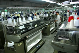 Công ty Dệt kim và May mặc Huế hoạt động tại khu công nghiệp Phú Bài. (Ảnh: Danh Lam/TTXVN)
