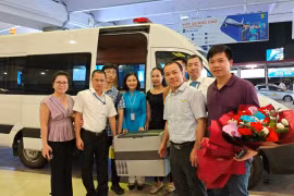 Vietnam Airlines vận chuyển tạng hiến cứu người từ Nghệ An đến Hà Nội. (Ảnh: PV/Vietnam+)