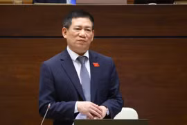 Bộ trưởng Bộ Tài Chính Hồ Đức Phớc giải trình, làm rõ một số vấn đề đại biểu Quốc hội nêu. (Ảnh: Văn Điệp/TTXVN)