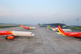 Máy bay của các hãng hàng không tại Sân bay quốc tế Nội Bài. (Ảnh: CTV/Vietnam+)