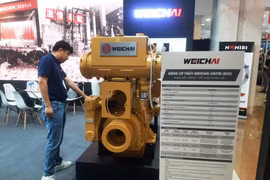 Triển lãm Thiết bị máy móc hàng hải và đóng tàu Việt Nam đã quy tụ hơn 100 doanh nghiệp cung cấp thiết bị máy móc, công nghệ trên thế giới. (Ảnh: Việt Hùng/Vietnam+)