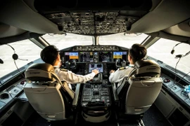 Phi công sẽ được huấn luyện cả lý thuyết và thực hành tại nước ta. (Ảnh: CTV/Vietnam+)