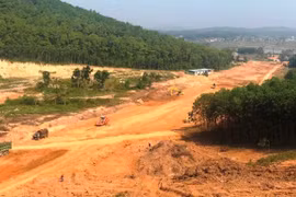 Dự án cao tốc Bắc-Nam phía Đông giai đoạn 2021-2025 tăng 437ha diện tích sử dụng rừng. (Ảnh: Việt Hùng/Vietnam+)