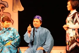 Cảnh trong vở hài kịch "Sếp rởm" (Nguồn: Nhà hát Tuổi trẻ)