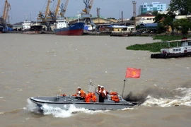 Tàu cứu hộ,cứu nạn tại khu vực cảng Hải Phòng. (Nguồn: TTXVN)