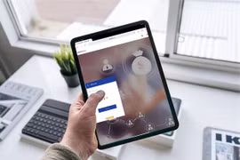 Tổng cục Thuế thực hiện việc công khai, cập nhật đầy đủ và kịp thời lên Cổng dịch vụ công quốc gia theo đúng quy định. (Ảnh minh họa: Vietnam+)