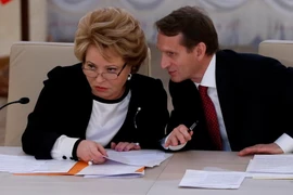 Chủ tịch Hội đồng Liên bang Nga Valentina Matvienko (trái). (Ảnh: AFP/TTXVN)