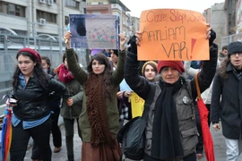 Biểu tình phản đối việc nã pháo vào lãnh thổ Syria của Thổ Nhĩ Kỳ tại Ankara ngày 13/2 vừa qua. (Ảnh: AFP/TTXVN)