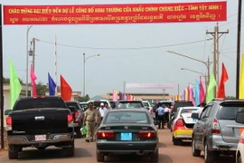 Cửa khẩu Chàng Riệc. (Ảnh: Lê Đức Hoảnh/TTXVN)