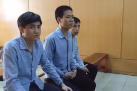 Tòa án TP.HCM hủy bản án vụ đòi tiền đánh bạc, bị xử tội cướp