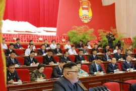 Nhà lãnh đạo Triều Tiên Kim Jong-un phát biểu tại Đại hội Đoàn thanh niên của nước này tối 28/8. (Ảnh: Yonhap/TTXVN)