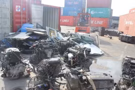 Lô hàng bị phát hiện tại cảng Cát Lái. (Ảnh: Hoàng Hải/Vietnam+)