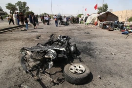 Hiện trường vụ đánh bom ở Saidiya ngày 2/5. (Ảnh: AFP/TTXVN)