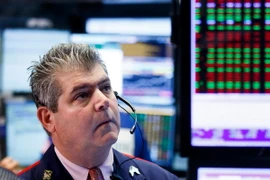 Tại sàn giao dịch chứng khoán New York của Mỹ ngày 2/8 vừa qua. (Ảnh: EPA/TTXVN)