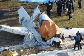 Hiện trường vụ rơi máy bay tại Nhật Bản. (Ảnh: Kyodo/TTXVN)
