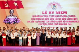 Thành phố Hải Phòng tổ chức Lễ kỷ niệm 130 năm ngày Quốc tế Lao động. (Ảnh: Lâm Khánh/TTXVN)