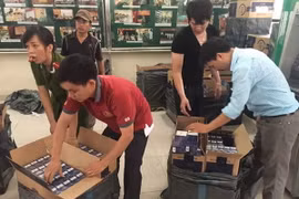 Bắt vụ buôn lậu thuốc lá ngoại lớn nhất từ năm 2012 tại Hà Nội