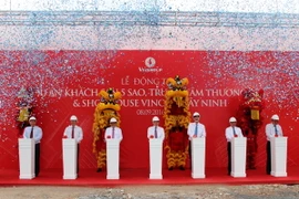 Khởi công dự án khách sạn, thương mại phức hợp Vincom Tây Ninh. (Ảnh: Lê Đức Hoảnh/TTXVN)