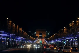 Đại lộ Champs Elysees ở thủ đô Paris của Pháp. (Ảnh: AFP/TTXVN)