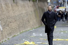 Nhà báo Ý Emiliano Fittipaldi đi đến Vatican. (Nguồn: Reuters) 