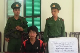 Đối tượng Nông Văn Dẫn bị bắt giữ tại Đồn Biên phòng cửa khẩu Lý Vạn, huyện Hạ Lang, Cao Bằng. (Ảnh: Quốc Đạt/TTXVN)