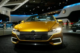 Một mẫu xe của hãng Volkswagen tại triển lãm Motor châu Âu ở thủ đô Brussels, Bỉ, ngày 12/1 vừa qua. (Ảnh: THX/TTXVN)