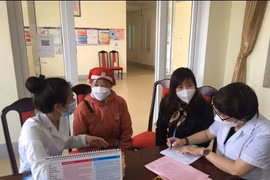 Tuyên truyền các dịch vụ chăm sóc sức khỏe sinh sản tới người dân. (Nguồn: baolaocai.vn)