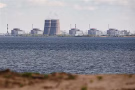 Toàn cảnh Nhà máy điện hạt nhân Zaporizhzhia ở Enerhodar, Ukraine. (Ảnh: AFP/TTXVN)